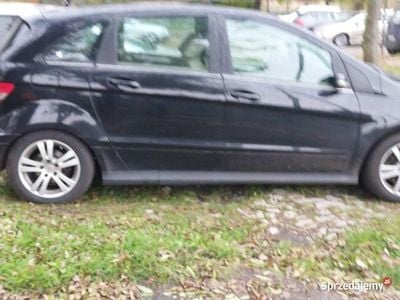 Czarny Używany 2007 Mercedes B180 Minivan | 7200 zł (Uczciwa cena)