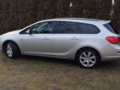 Srebrny Używany 2011 Opel Astra Kombi | 23 900 zł (Dość drogi)