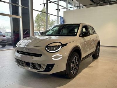 Lakier metalizowany kremowy cappucino Nowe 2025 Fiat 600 Icon Hatchback | 96 875 zł (Uczciwa cena)