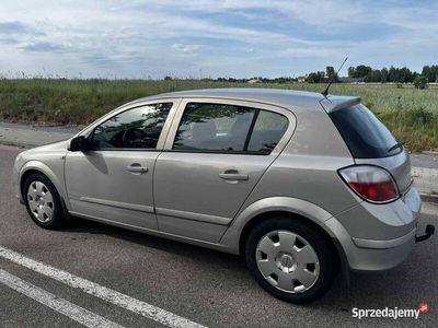 Srebrny Używany 2005 Opel Astra Hatchback | 8000 zł (Uczciwa cena)