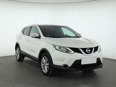 Biały Używany 2015 Nissan Qashqai SUV | 38 999 zł (Dobra cena)