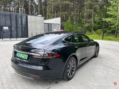 Używany Tesla Model S 2015 Czarny Hatchback