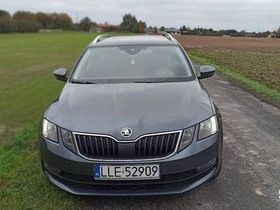 Grafitowy Używany 2017 Skoda Octavia Kombi | 43 900 zł (Dość drogi)