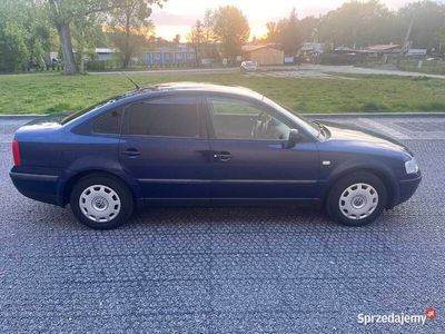 Grafitowy Używany 1999 VW Passat Sedan/Limuzyna | 6400 zł (Drogi)