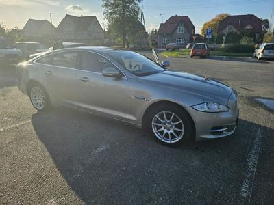 używany Jaguar XJ 2010 R, 3.0 V6, 275 KM, złoty kolor