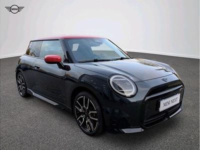 Legend grey metalizowany Używany 2024 Mini Cooper SE Hatchback | 144 900 zł (Uczciwa cena)