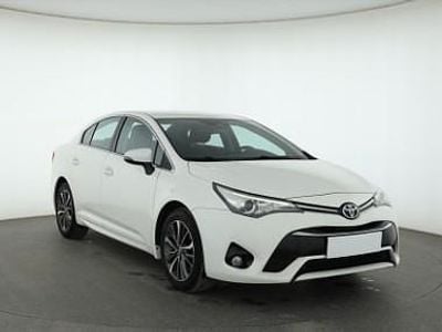 Używany Toyota Avensis 143 KM (105 kW) 2017 Biały Sedan/Limuzyna