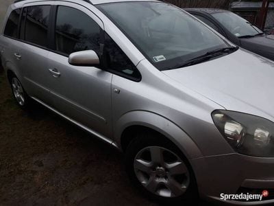 Srebrny Używany 2005 Opel Zafira Minivan | 10 000 zł (Drogi)