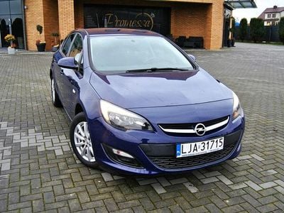 Używany Opel Astra 87 KM (63 kW) 2013 Granatowy Hatchback