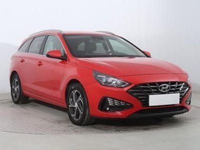 Używany Hyundai i30 116 KM (85 kW) 2021 Czerwony Kombi