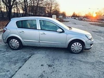 Używany Opel Astra 2005 Srebrny