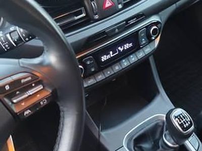 Używany Hyundai i30 2021 Biały Hatchback