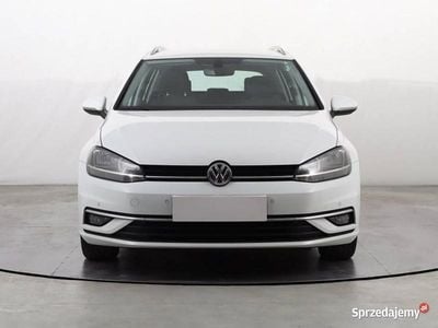 Biały Używany 2017 VW Golf VII Kombi | 33 999 zł (Uczciwa cena)