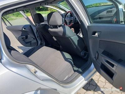 Używany Opel Astra 2009 Srebrny Kombi
