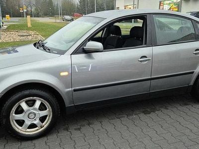 Szary Używany 2003 VW Passat Sedan/Limuzyna | 4750 zł (Dość drogi)