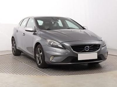 Używany Volvo V40 120 KM (88 kW) 2015 Szary Hatchback