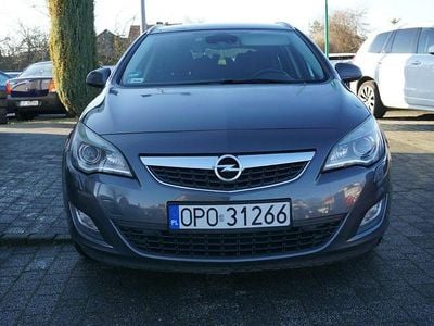 Szary (metalik) Używany 2011 Opel Astra Kombi | 24 400 zł (Drogi)