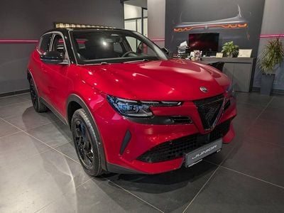 Lakier specjalny czerwony z czarnym dachem brera Nowe 2025 Alfa Romeo Junior SUV | 130 999 zł