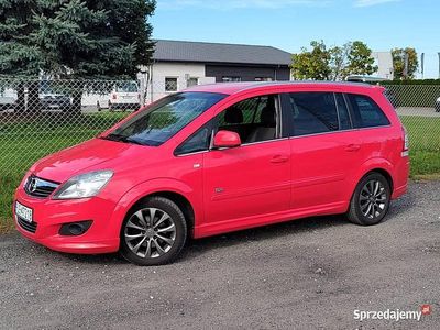 Używany Opel Zafira OPC 140 KM (102 kW) 2011 Czerwony Minivan