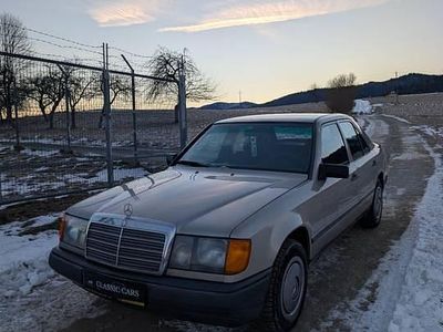 Używany 1988 Mercedes E250 Sedan/Limuzyna | 25 000 zł