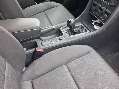 używany Audi A4 2.0 benzyna gaz bezwypadkowy orginlny lakierów oraz szyby