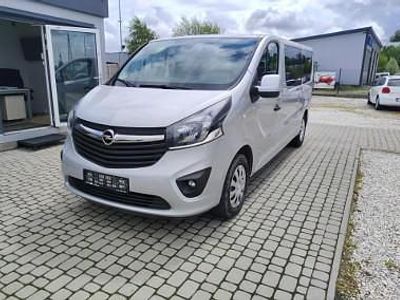 Srebrny Używany 2016 Opel Vivaro Minivan | 64 900 zł (Drogi)