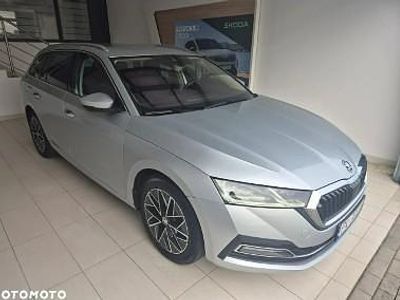 Srebrny Używany 2022 Skoda Octavia Kombi | 86 900 zł (Dość drogi)
