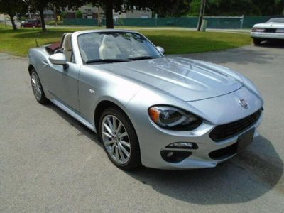 używany Fiat 124 Spider 1.4 140 km Lusso Red Top Edition