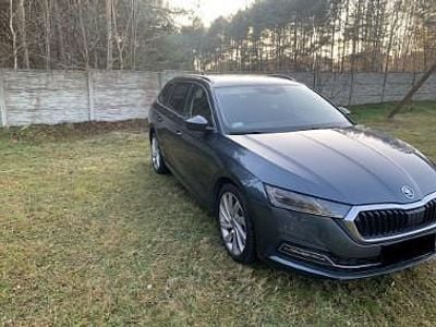 Szary Używany 2021 Skoda Octavia Kombi | 68 800 zł (Uczciwa cena)