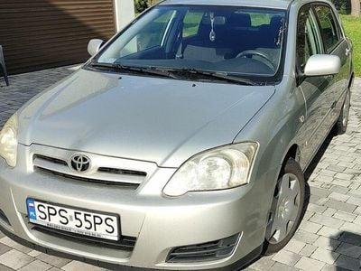 Używany Toyota Corolla 90 KM (66 kW) 2005 Srebrny Hatchback