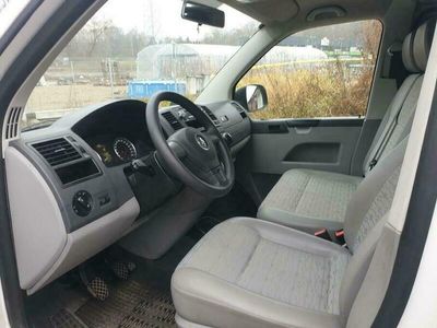 używany VW Transporter t5 lift 9osób przebieg 170 tys