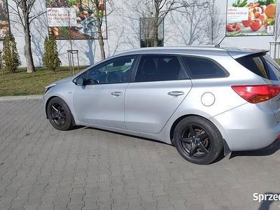 Używany Kia Ceed 2014 Srebrny Hatchback