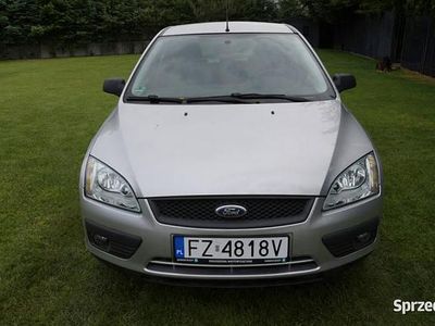 Używany Ford Focus 100 KM (73 kW) 2005 Srebrny (metalik) Hatchback
