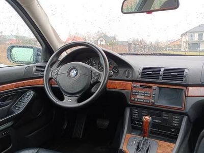 BMW 528