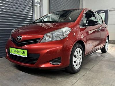 Używany Toyota Yaris 69 KM (50 kW) 2012 Bordowy SUV