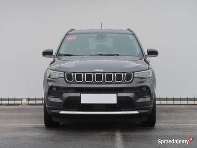 Używany Jeep Compass 150 KM (110 kW) 2021 Szary SUV