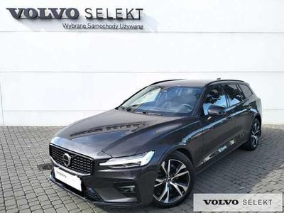 Używany Volvo V60 197 KM (144 kW) 2024 Szary Kombi