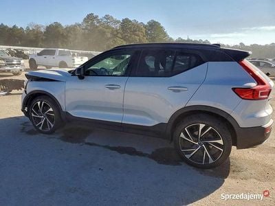 Niebieski Używany 2020 Volvo XC40 R-Design SUV | 61 000 zł