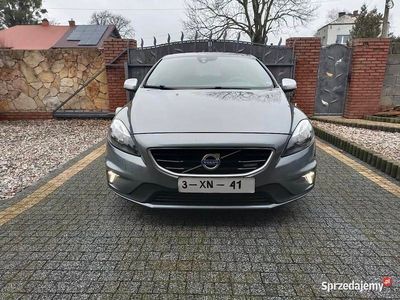 Szary Używany 2014 Volvo V40 R-Design Sedan/Limuzyna | 32 900 zł (Uczciwa cena)