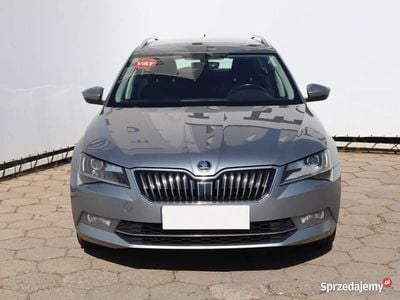Używany Skoda Superb 2016 Szary Kombi