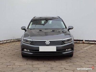 Szary Używany 2015 VW Passat Kombi | 45 999 zł (Uczciwa cena)