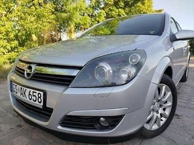 Używany Opel Astra 125 KM (91 kW) 2005 Srebrny Kombi