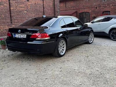 Używany BMW 750L 2006 Czarny Sedan/Limuzyna