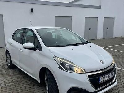 Biały Używany 2017 Peugeot 208 Active Hatchback | 29 500 zł (Uczciwa cena)