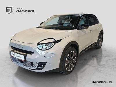 Nowe Fiat 600 La Prima 110 KM (80 kW) 2025 Lakier metalizowany zielony mare SUV