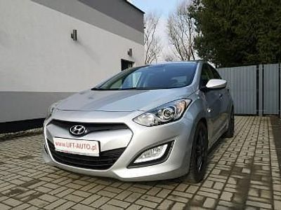 Używany Hyundai i30 110 KM (80 kW) 2015 Srebrny Hatchback