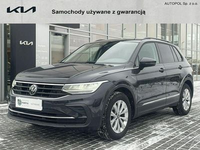 Czarny Używany 2022 VW Tiguan Life SUV | 89 900 zł (Uczciwa cena)
