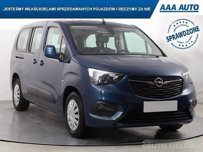 Używany Opel Combo 110 KM (80 kW) 2019 Błękitny Minivan