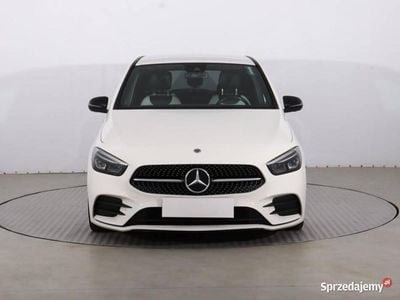 Mercedes B200