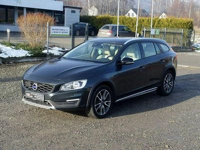Używany Volvo V60 CC 190 KM (139 kW) 2017 Szary (metalik) Kombi